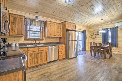 Quiet Pines Cabin with Hot Tub and Fishing Pond!