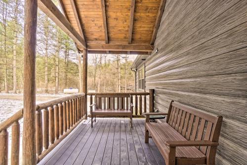 Quiet Pines Cabin with Hot Tub and Fishing Pond!