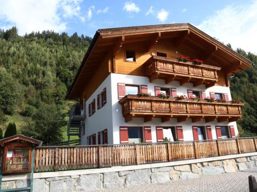  Chalet in Neukirchen near Wildkogel Arena in Neukirchen am Großvenediger