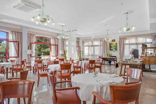 Hotel Ciutat Jardi - image 6