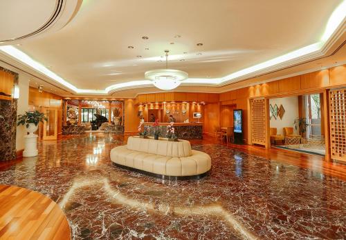 Lobby, Dubai Marine Beach Resort & Spa in Jumeirah Beach