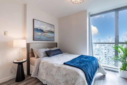 Marvelous 2 Bed Condo in Yaletown Panoramic Views!