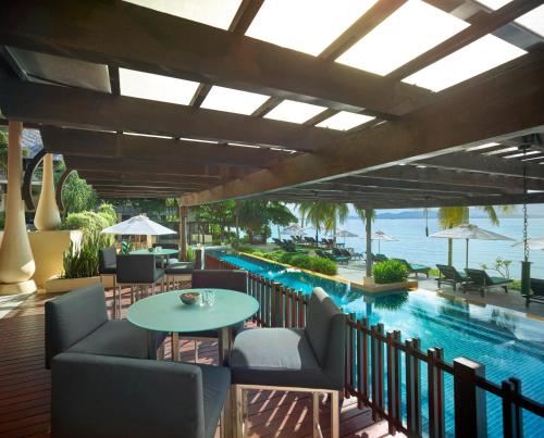 Pub/salong, Gaya Island Resort, Kota Kinabalu - a Small Luxury Hotels of the World in Gaya-øya