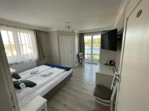 2 twin beds