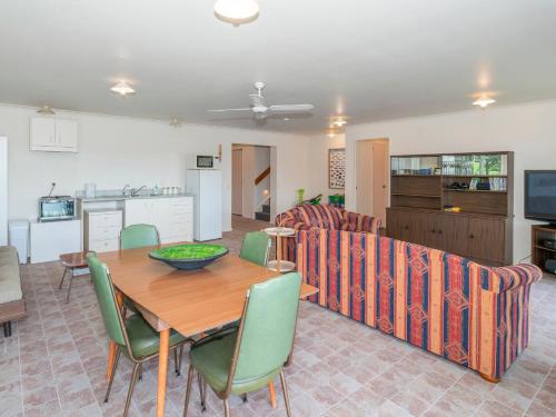 外部景觀, Pohutukawa on Paku - Tairua Holiday Home in 泰魯瓦