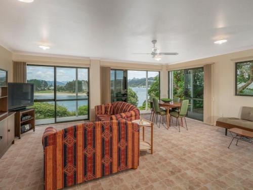 外部景觀, Pohutukawa on Paku - Tairua Holiday Home in 泰魯瓦