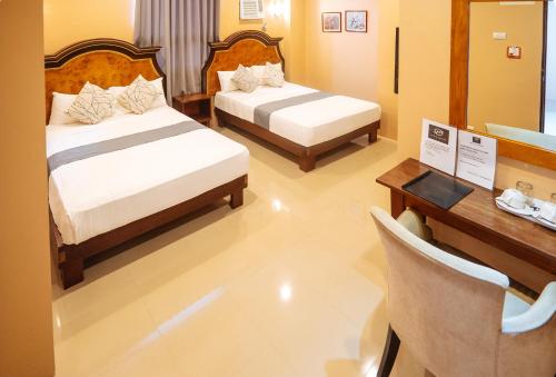 . RedDoorz Plus @ Hotel Platinum Occidental Mindoro