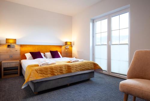 2 twin beds