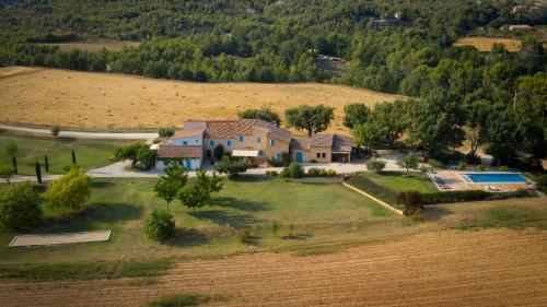 Domaine de la Marie dans le Luberon - Peypin-dʼAigues