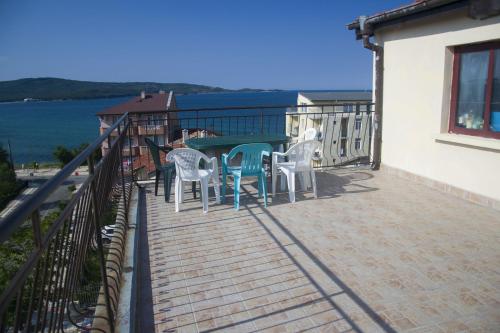 Terraza/balcón, Paunovi Guest House in Primorsko