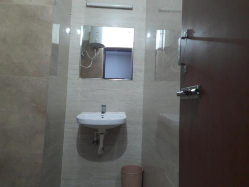 Deluxe Family Suite image 5