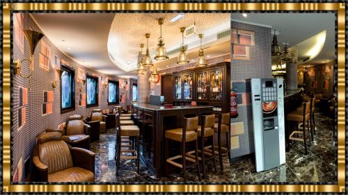 Hotel Jaguar Oporto - is Near the Metro has Free Parking and a Free Shuttle Service between the Airp in Porto