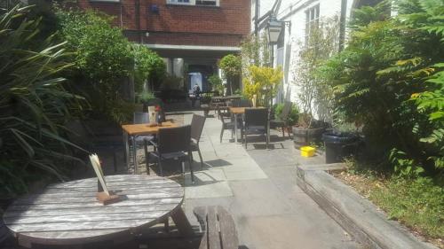 The Bull Hotel - image 3