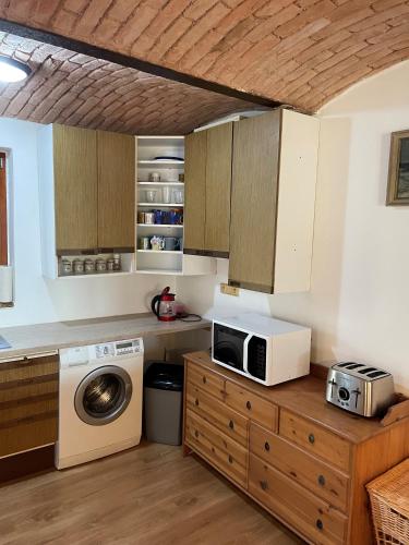 ห้องครัว, Hlinné v Orlických horách (Hlinne v Orlickych horach) in สคูห์รอฟ แนด เบโลอู