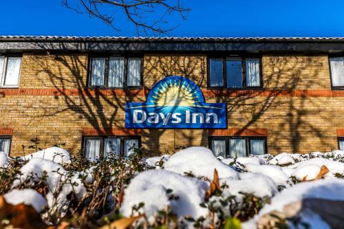 Days Inn London Stansted Airport - image 14