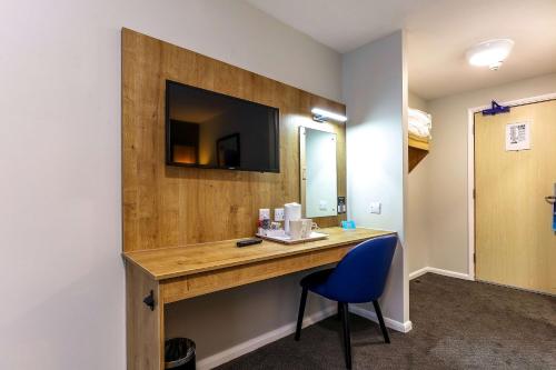 Days Inn London Stansted Airport - image 9