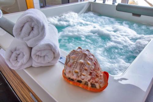  Suite Aquamarina con Jacuzzi & SPA in Porto Pino