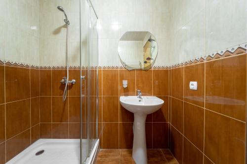 Double Room with Balcony image 1