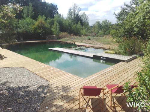 Gîte Les Cabanes de Fallot pour 15 personnes avec accès piscine naturelle