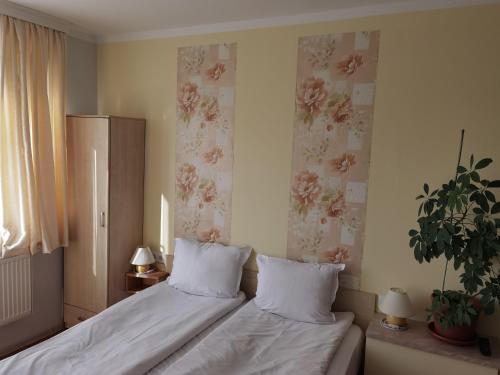 Mira Guest House