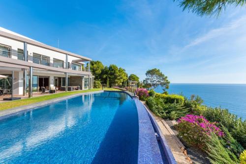 Villa Campomanes - Plusholidays - image 3