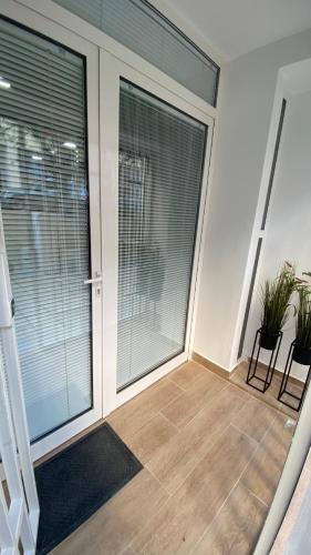 Kosta's Home, Tirana (photo 8)