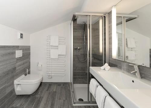 Quadruple Room with Eiger Mountain View