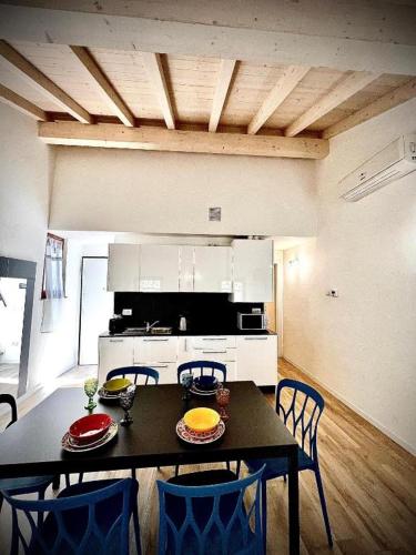 One-Bedroom Apartment image 1