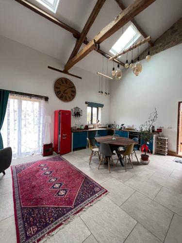 Virolet Barn in Bouresse