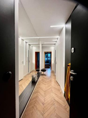 Art & Design 3 rooms apartment in city center, Breslau (Foto 4)