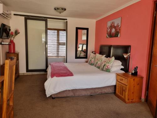 1 king bed, 1 twin bed