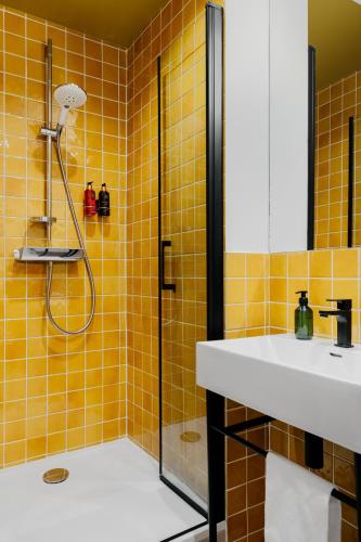 Bathroom, Edgar Suites Vicat - Porte de Versailles in Vanves
