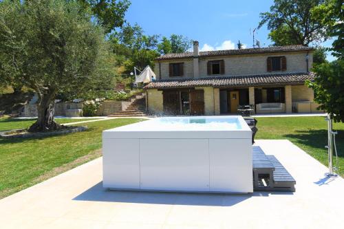 Villa Anna Heated Pool and two jacuzzi - Accommodation - SantʼIppolito