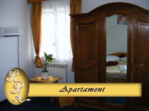 1 king bed, 1 sofa bed