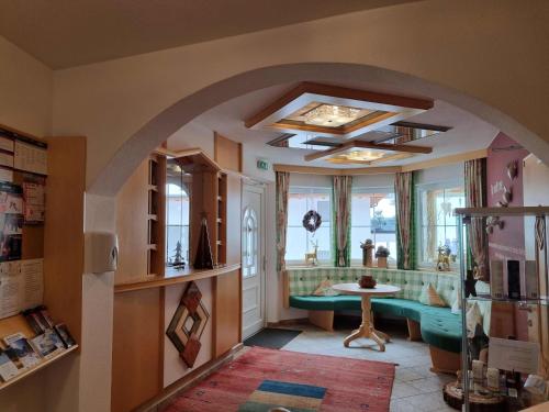Hotel Garni Corinna – Ischgl, MO