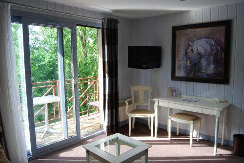 room detail thumbnail 1
