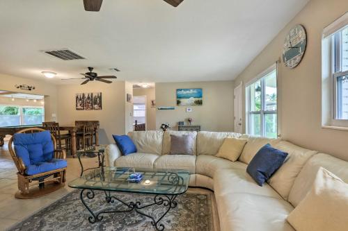 Bradenton Home with Beautiful Yard 4 Mi to Downtown in Bradenton, USA