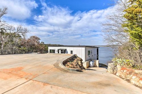 Luxury Lake Granbury Cliffside Home with Deck!