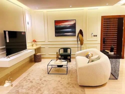 Luxury apartment - 2 Bedrooms in As Safarat