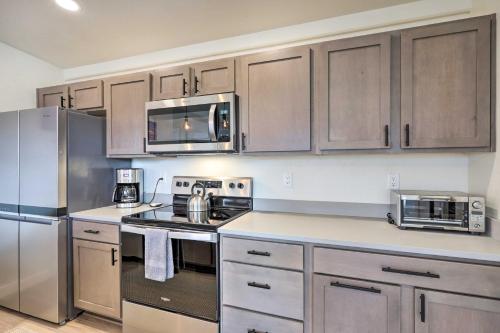 Grand Junction Home about 1 Mi to Downtown in Grand Junction