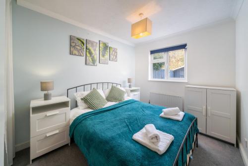 Crawley 1-Bedroom Pet Friendly Apartment