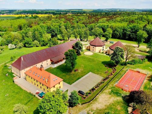 Tennis court, Zamecky Dvur Cernousy in Frydlant