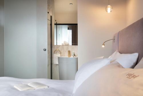 Hebe Hotel Room Type - Small Double Room