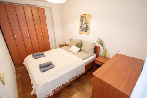 1BR 37sqm - Free Parking Area - Pro Workspace -WiFi - image 5