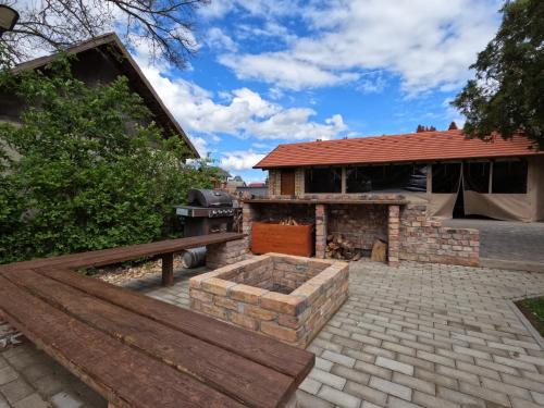 花園, Riviera Apartmanok in 阿巴德薩洛克