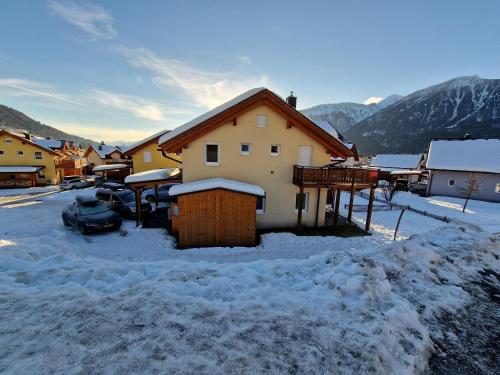 Lovely holiday home within walking distance of the ski slope and a subtropical swimming pool