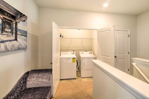 Myrtle Beach House - Mins to Beach and Golf Courses! - image 6