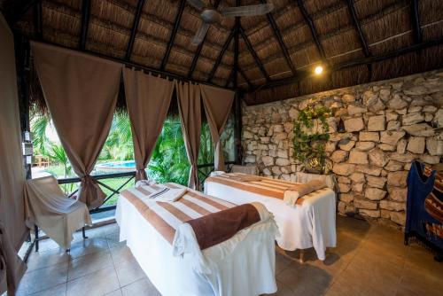 Aventura Mexicana Hotel – Playa del Carmen, TX