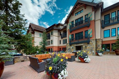 Lion Square Lodge South 750A - image 7