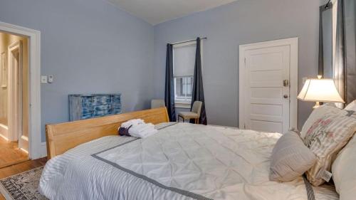 Comfortable Escape in Historic Downtown Savannah